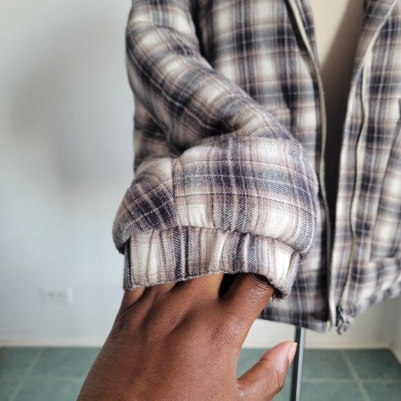 Urban Outfitters BDG Women’s Plaid Puffer Jacket (Size: Medium) - Picture 11 of 15